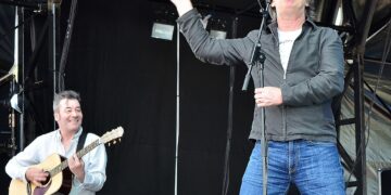 Pic: Eddie Lundon and Gary Daly of China Crisis in 2014. Andrew Hurley / Wikimedia Commons.
