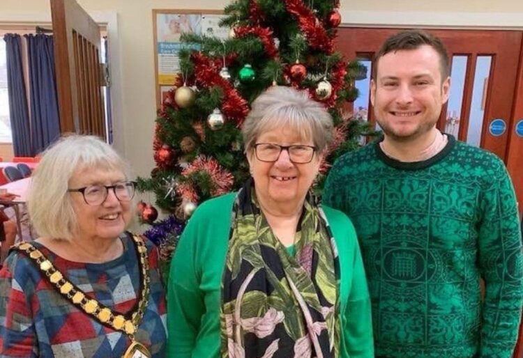 Elaine Chalmers-Brown (centre) with cllr Jenny Penfold (l) and MP Peter Swallow (r) (Image: Jennie Green)