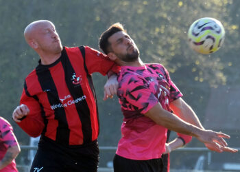 Premier division action from the Bracknell Sunday League. Pic: Andrew Batt.