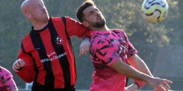 Premier division action from the Bracknell Sunday League. Pic: Andrew Batt.