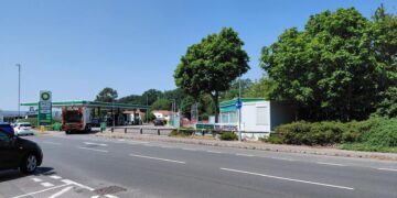 The A4 is a major road that runs through the length of the county, with an important junction being Shepherd?s Hill, which is the meeting point of Pitts Lane in Earley and Reading Road in Woodley. Picture: Local Democracy Reporting Service