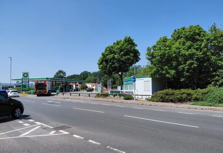 The A4 is a major road that runs through the length of the county, with an important junction being Shepherd?s Hill, which is the meeting point of Pitts Lane in Earley and Reading Road in Woodley. Picture: Local Democracy Reporting Service
