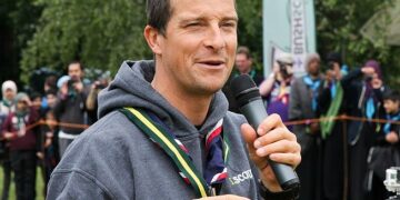 Pic: Bear Grylls. Steve_w/ via Wikimedia Commons.