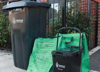 To help reduce smells and keep containers tidy in the heat, please keep bin lids closed and make sure food waste is securely wrapped or sealed.