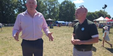 Col James Sunderland and Cllr John Edwards at the Crowthorne Carnival debating defence spending