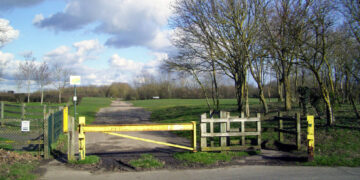 The entrance to Ashenbury Park (Credit: Des Blenkinsopp/Geograph).