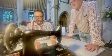 Clive Jones MP, (right), at the Wokingham Repair Cafe. Pic: Andrew Batt.