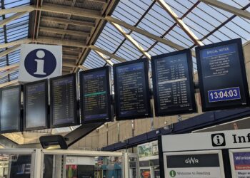 Great Western Railway and Network Rail have said that reductions in services on many routes are expected as temperatures soar today.
