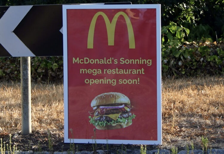 The signs in Sonning.