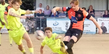 Wokingham Town v Hungerford. Pic: Andrew Batt.